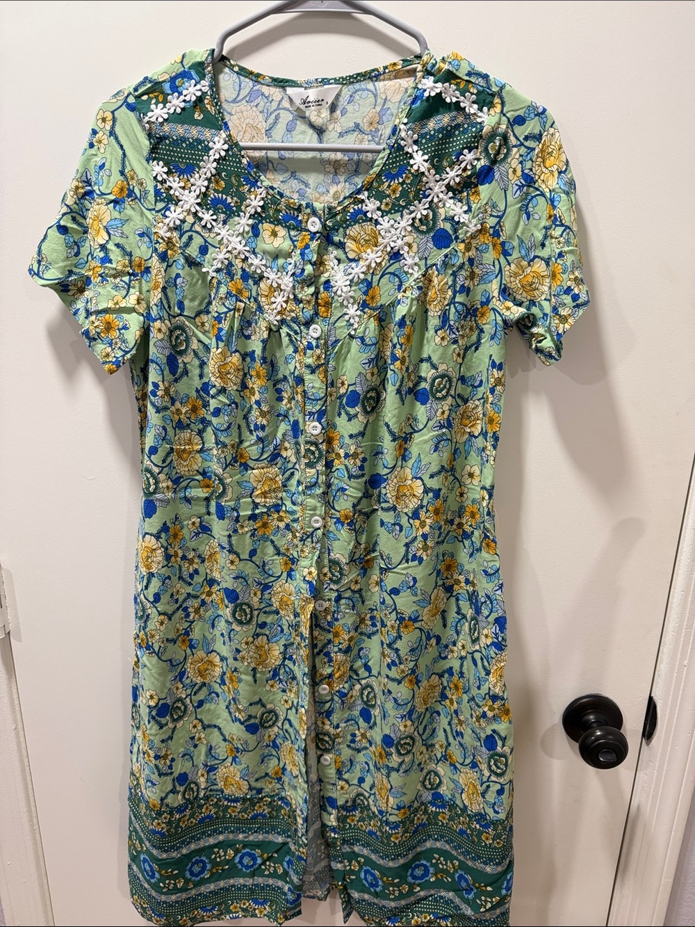 Avirex Green Floral Button-Front Midi Dress with Yellow and Blue Details